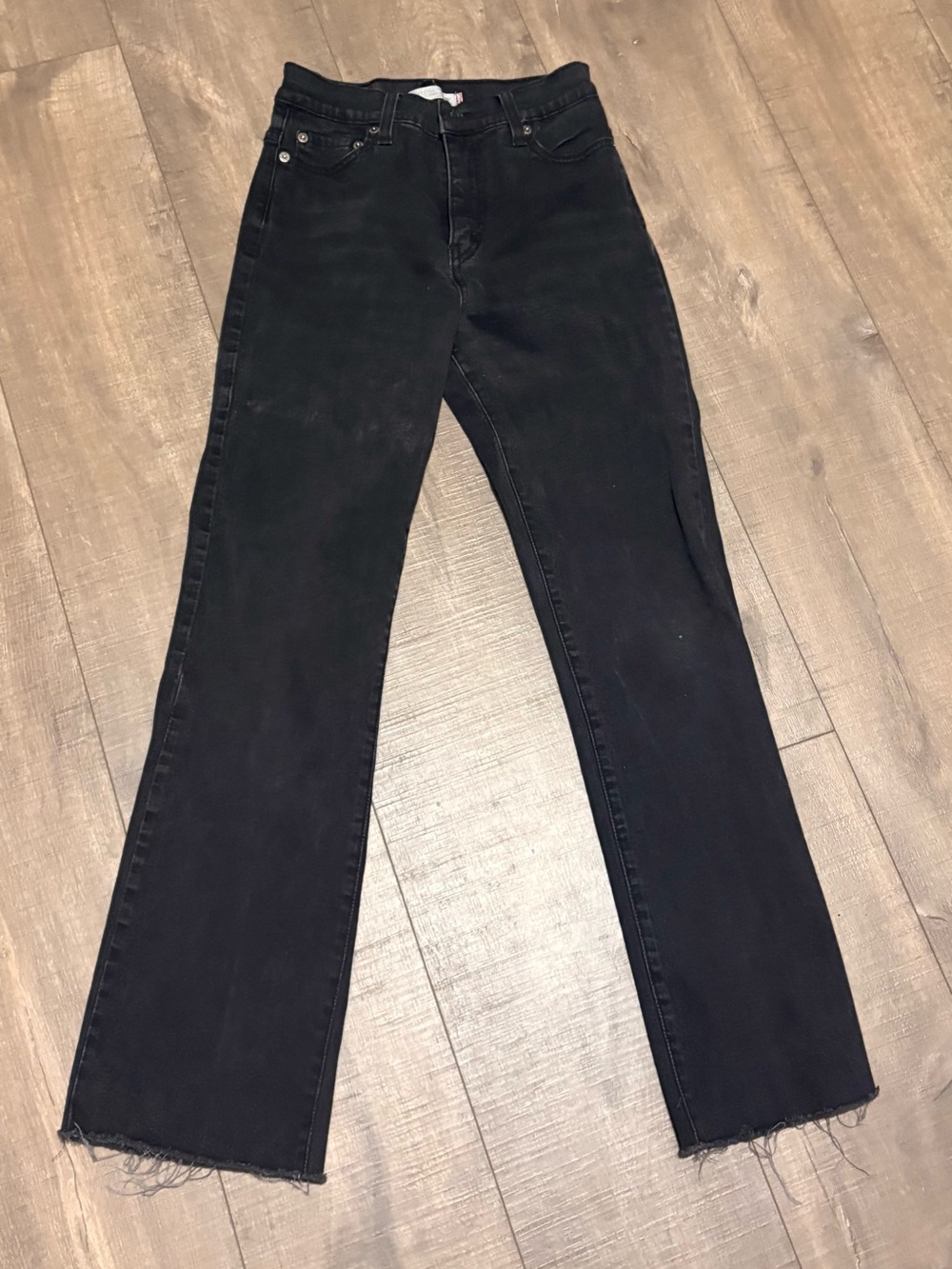 Levi’s- Black High-Waist Straight Jeans with Raw Hem